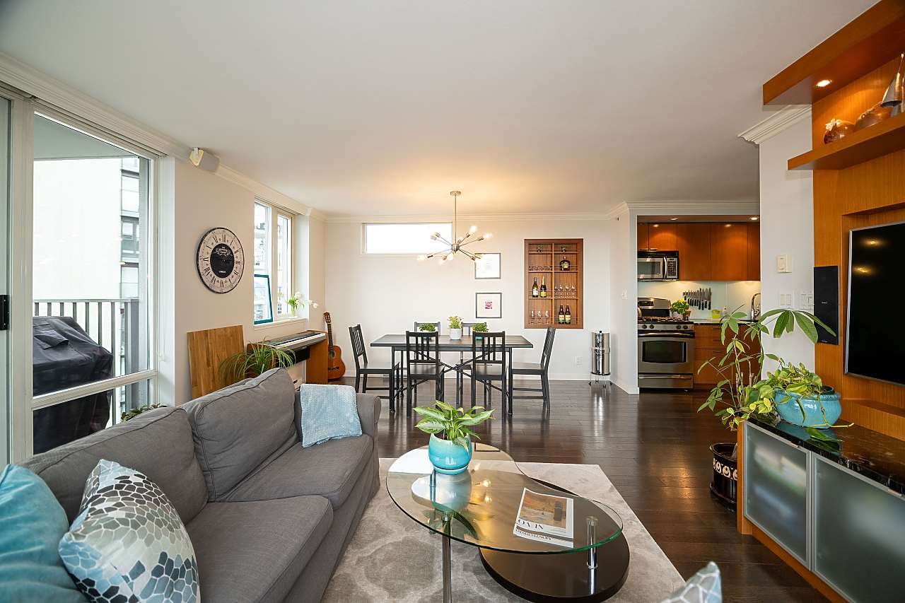 809-328 E 11th Ave