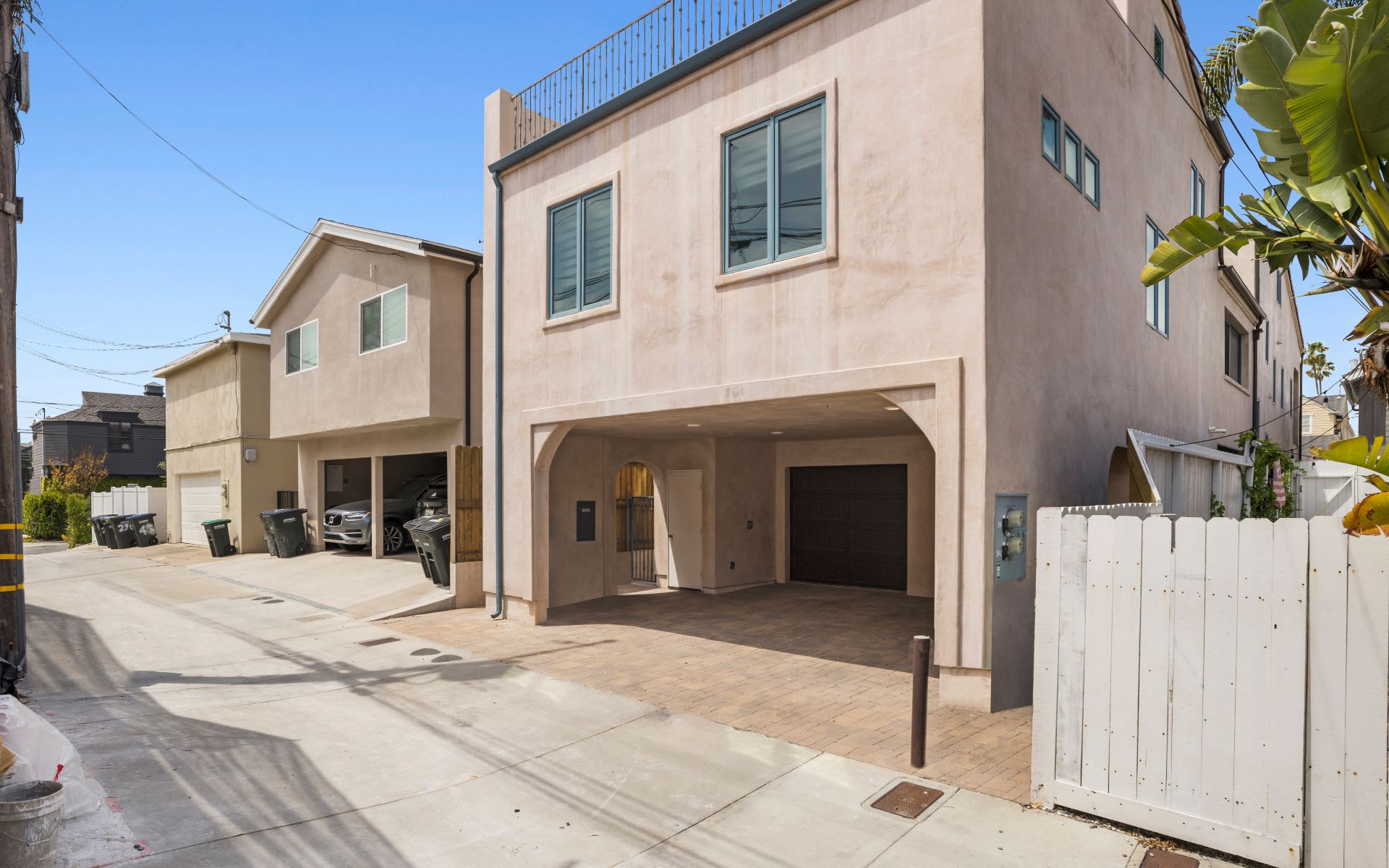 422 Heliotrope Avenue Unit: B