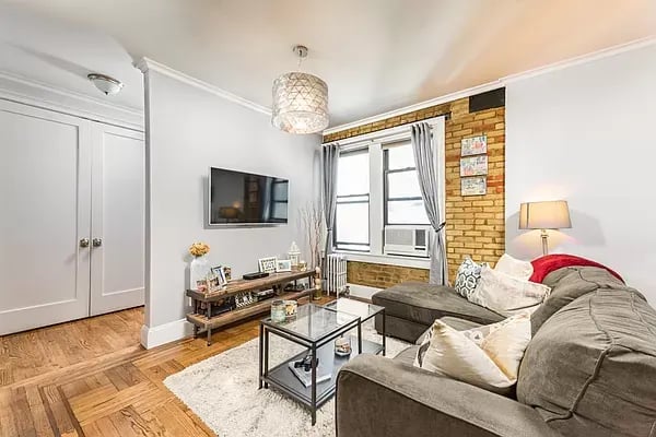 24-75 38th Street Unit: B3