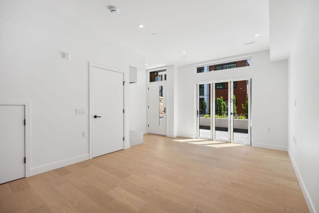 725 W 49 Avenue 123, Vancouver