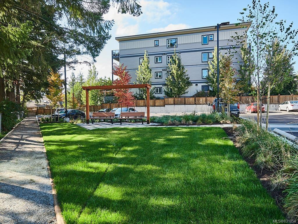 408-7162 West Saanich Rd, Central Saanich