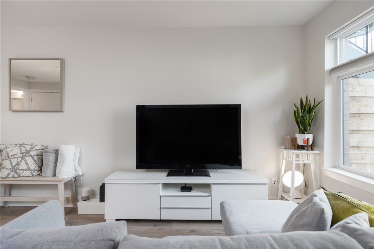 102-7180 Barnet Rd