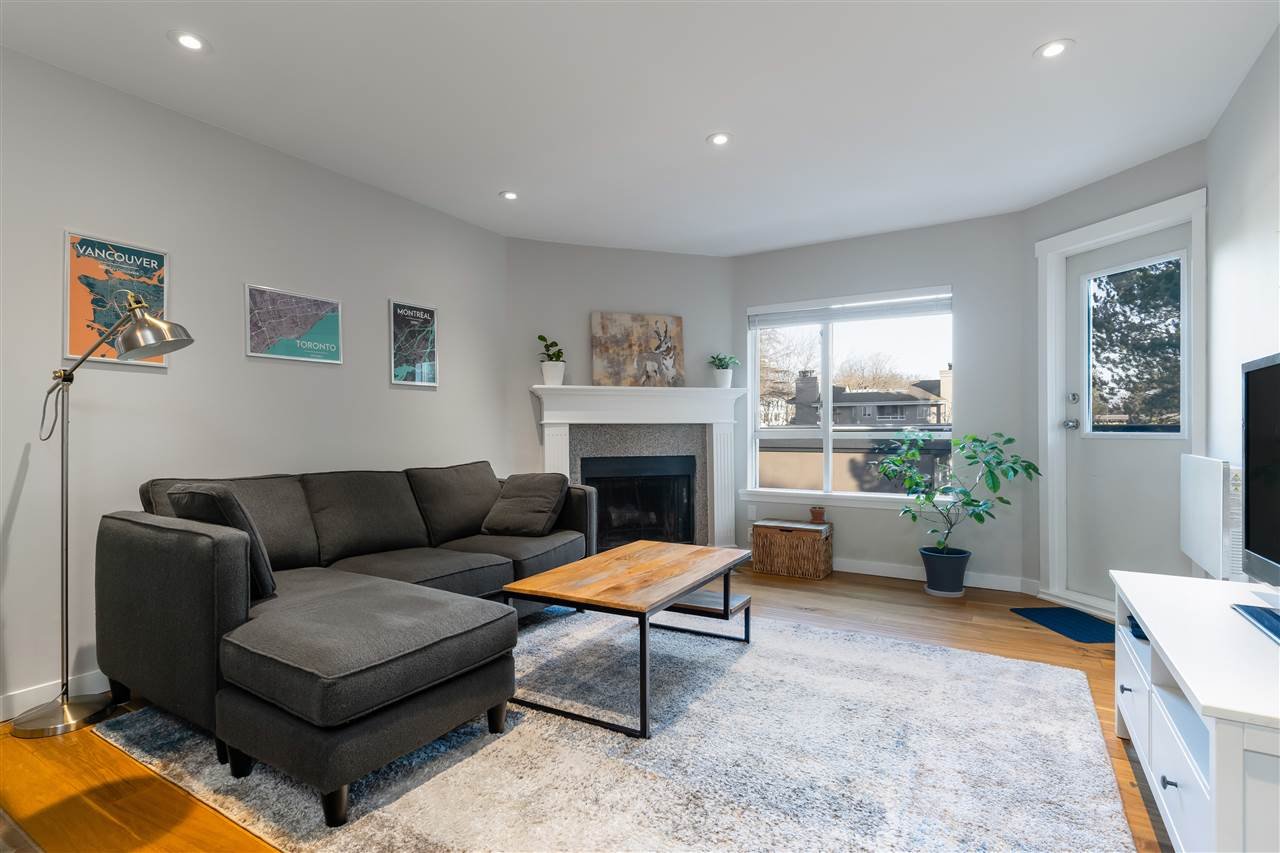 317-555 W 14th Ave