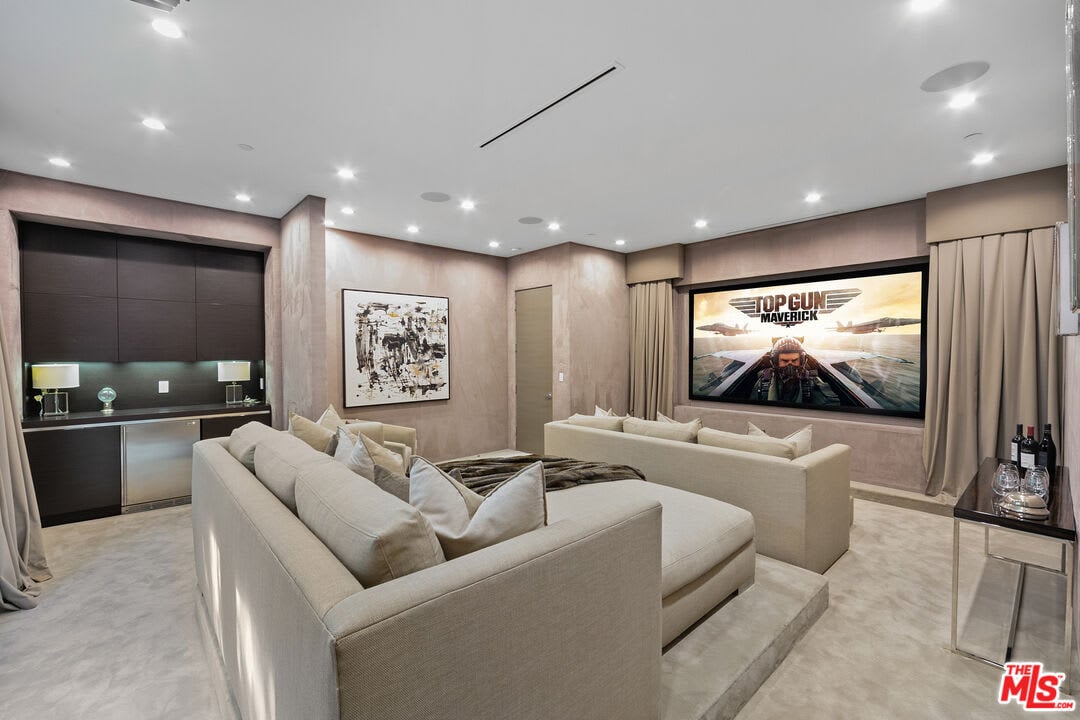 Eminence Velvet