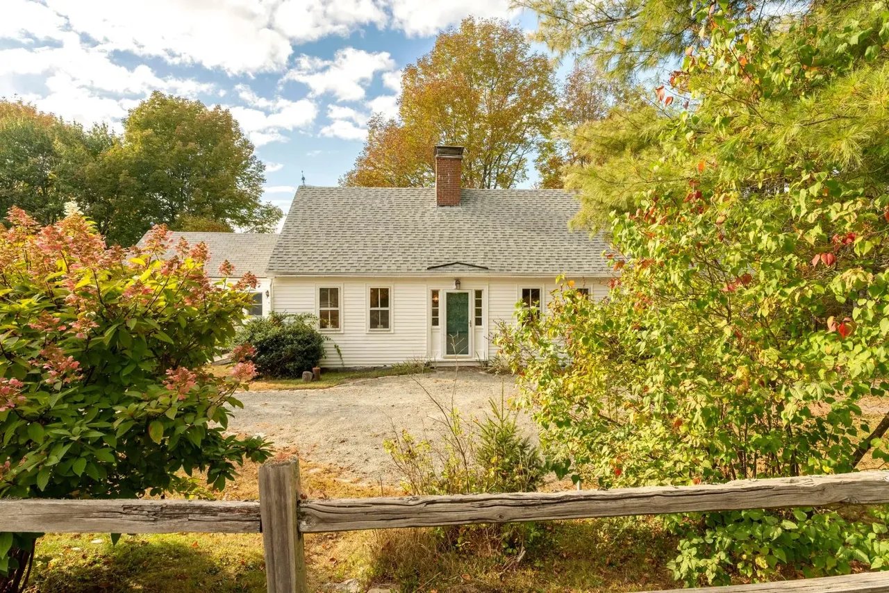 New Listing! 324 The Shore Road, Castine, ME 04421- $519,000