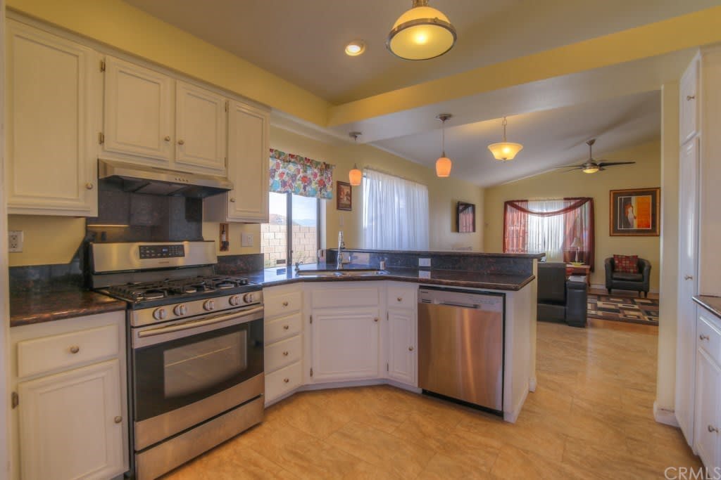 27505 Avenida Halago