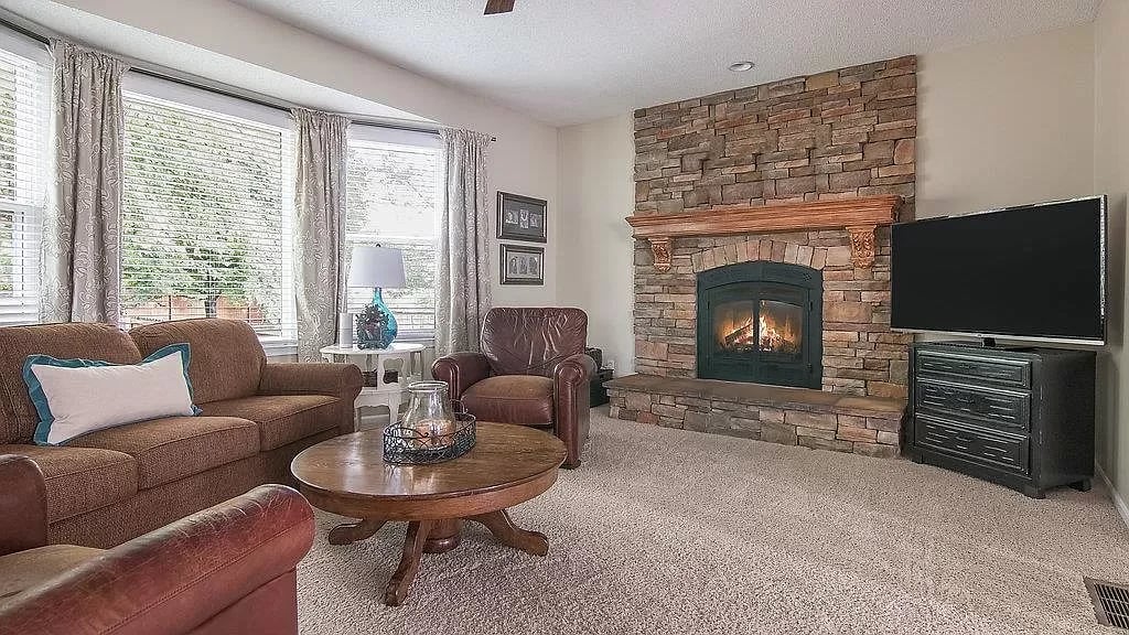 15512 S Kenwood Street