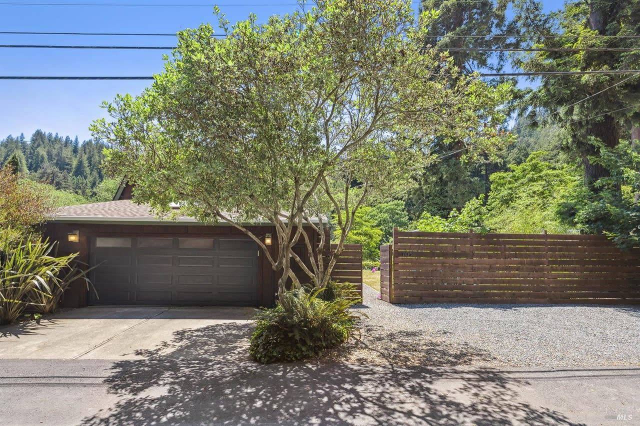 705 Austin Creek Rd