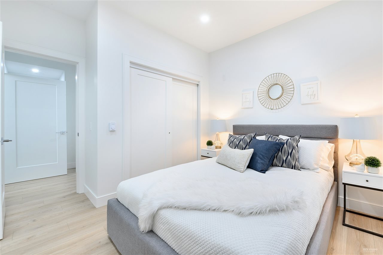 207-7131 17th Ave
