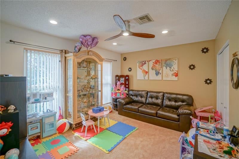 131 NW 84Th Way