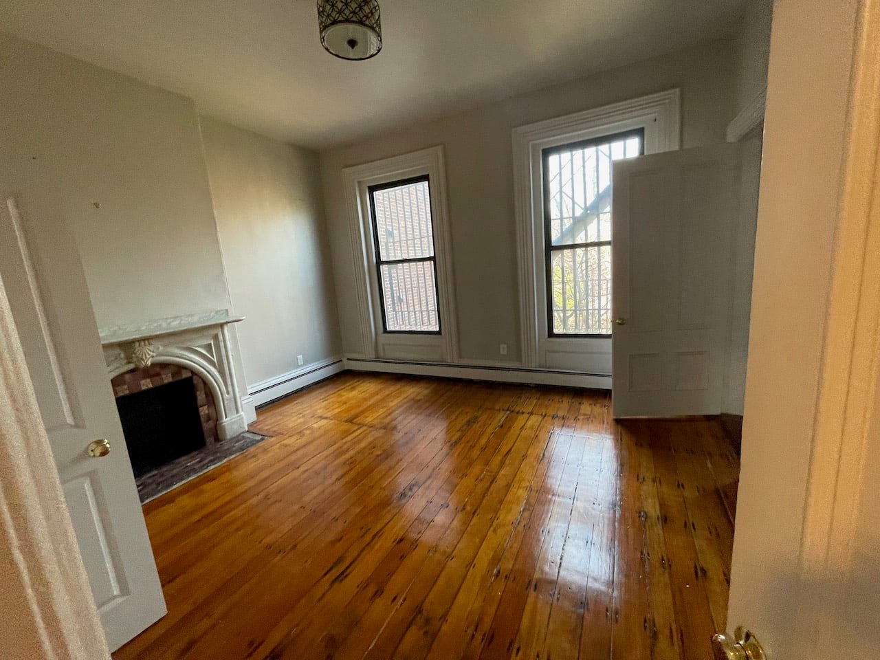 Spacious Mass Ave @ Tremont Street 2.5 Bed 1 Bath w. Laundry and Renovated Kitchen! JUNE! 