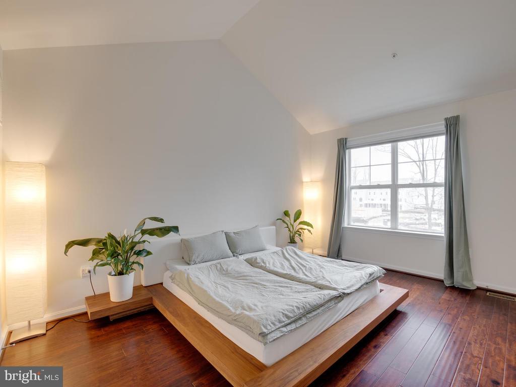 1366 Chapel Centre Dr