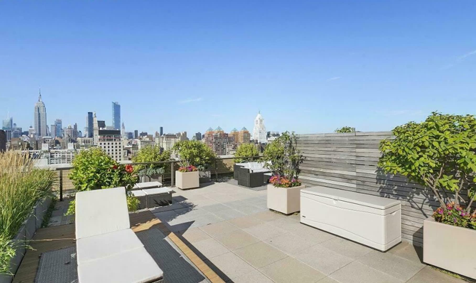 20 E 9th St #25F