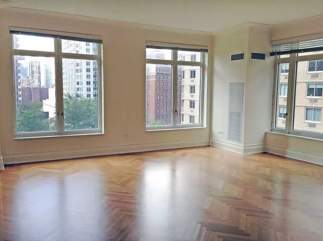 15 Central Park West, #11K