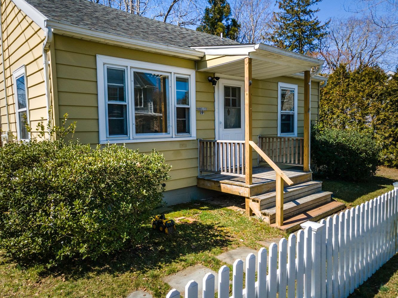 The Sweetest Renovated Cottage in Sag Harbor Village