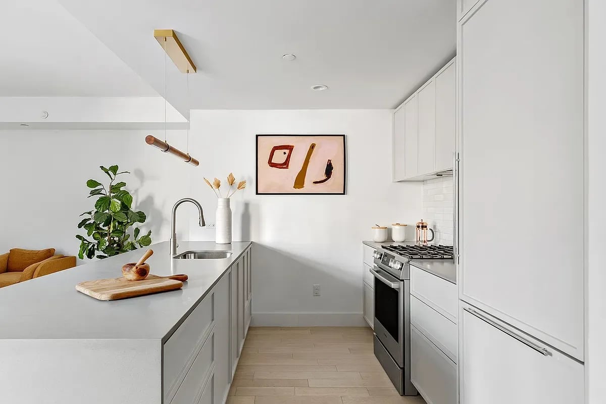 111 Montgomery Street Unit: 4N