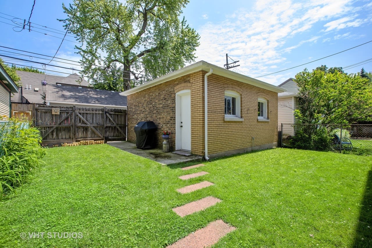 3831 N Hamilton Ave