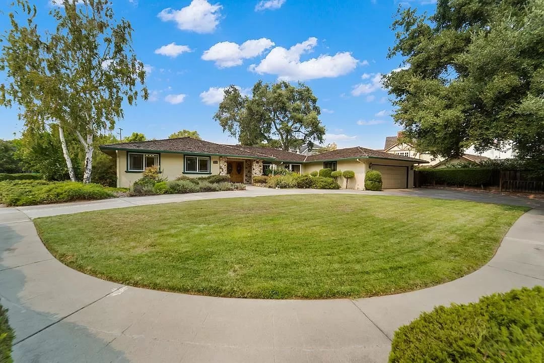 2211 Central Park Dr