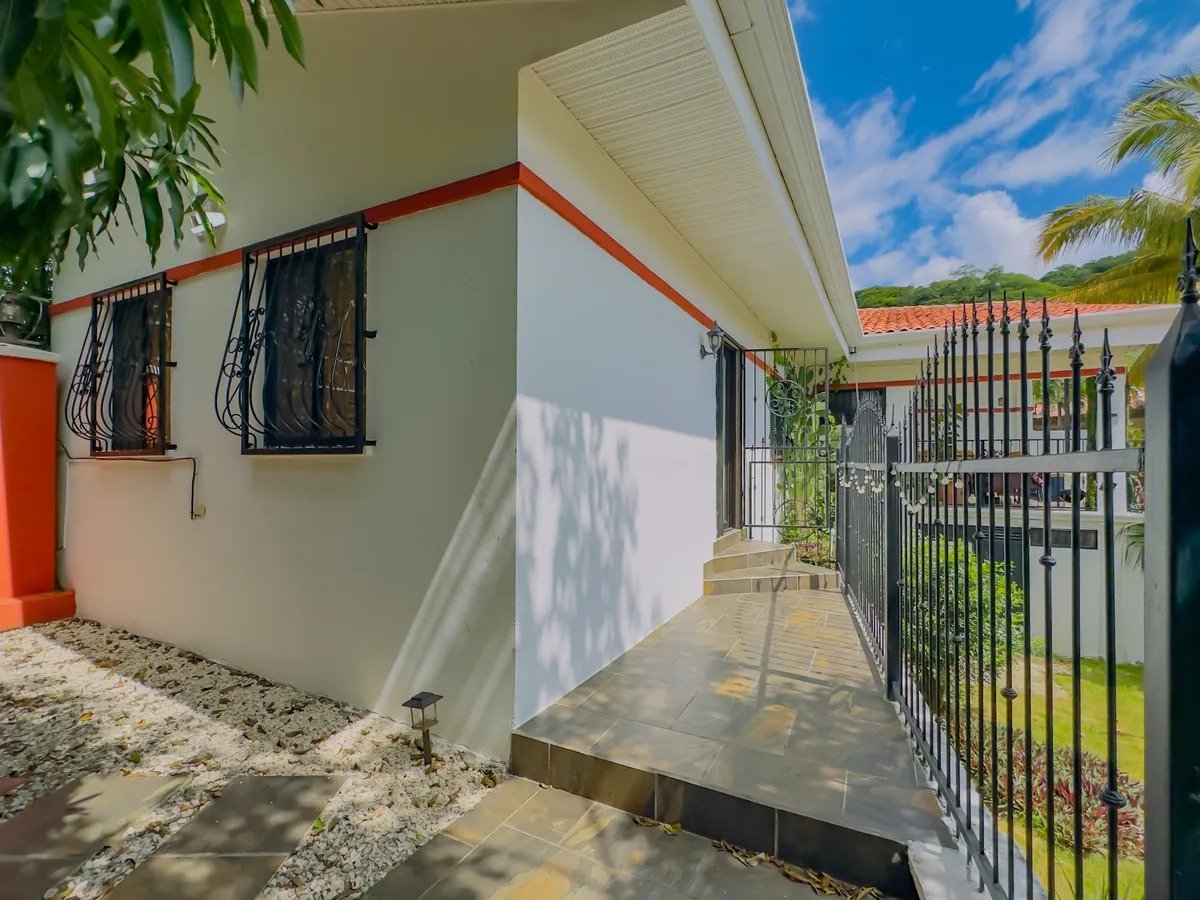 Gated Colonial Home With Casita, Papagayo, Guanacaste