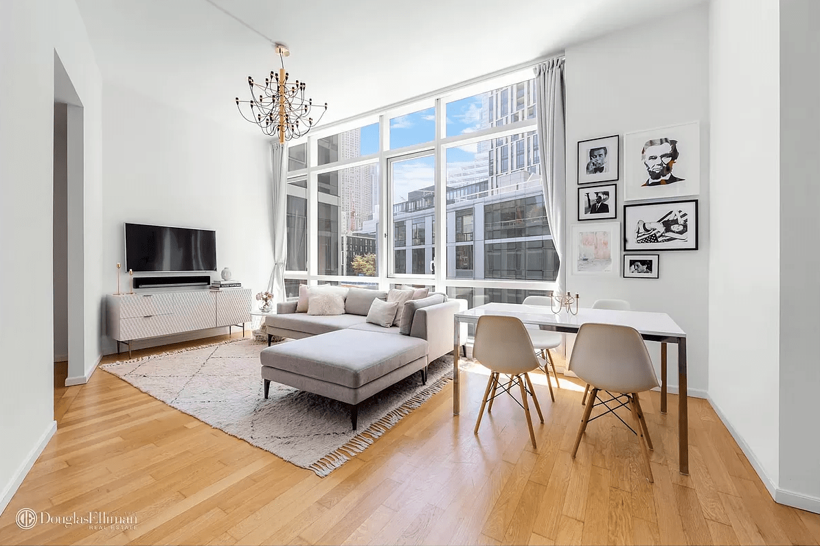 200 Chambers Street #6U