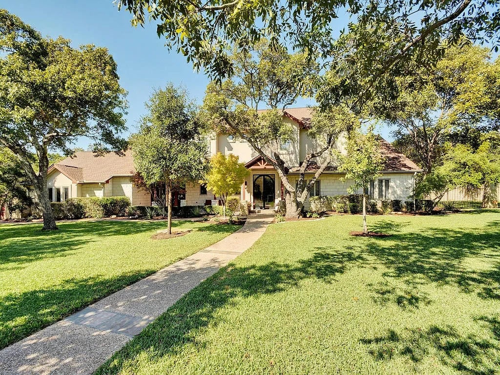 1412 Redbud Trl