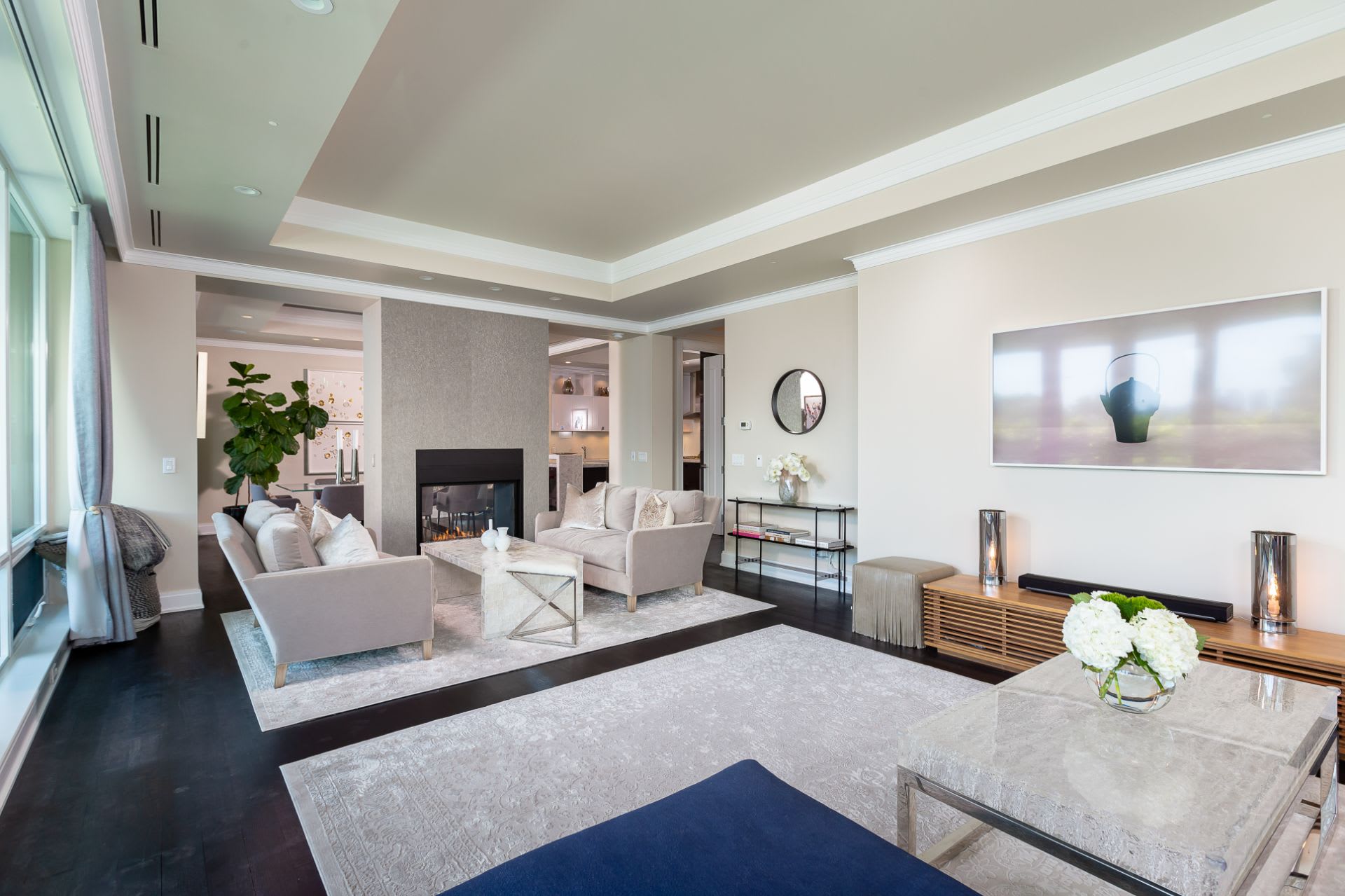 206 Bloor St W 