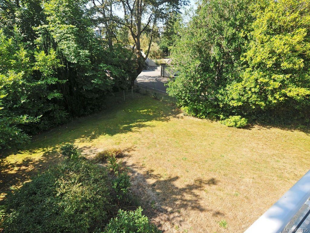 1259 Tattersall Dr, Saanich