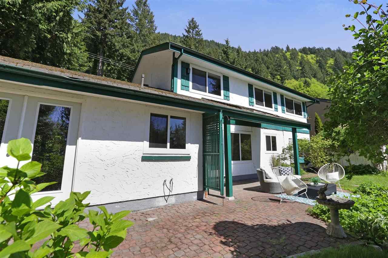 230 Mountain Dr