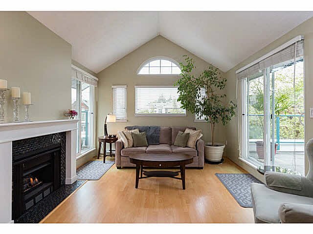 PH401-735 W 15th Ave