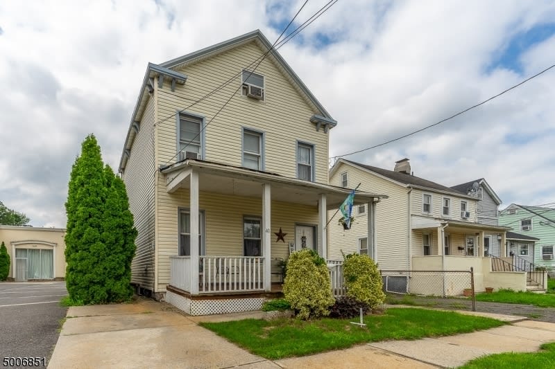 40 W Inman Ave Unit: 1