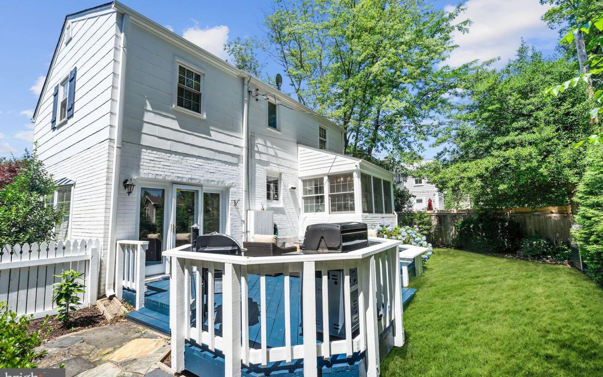 1409 Oakcrest Dr