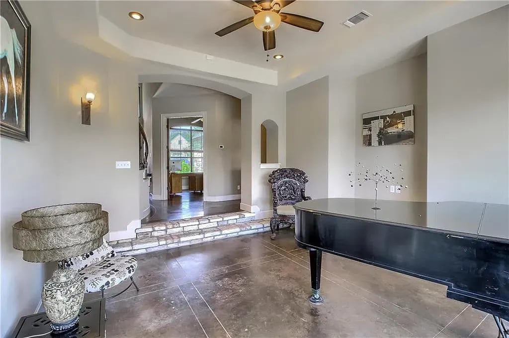 1829 Carlotta Ln