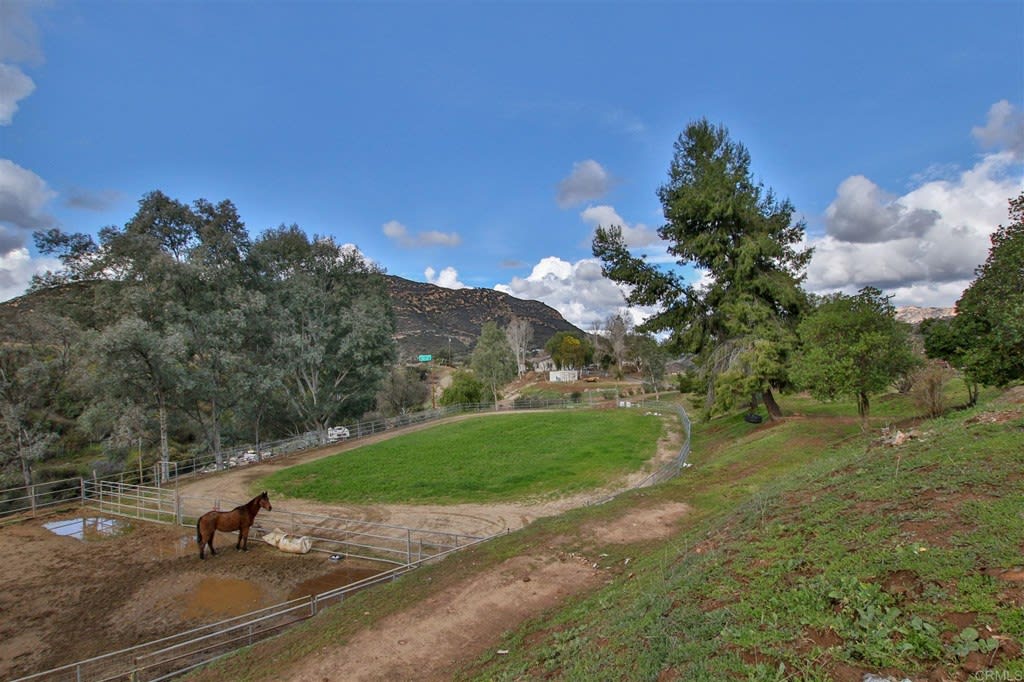 415 Peutz Valley Rd