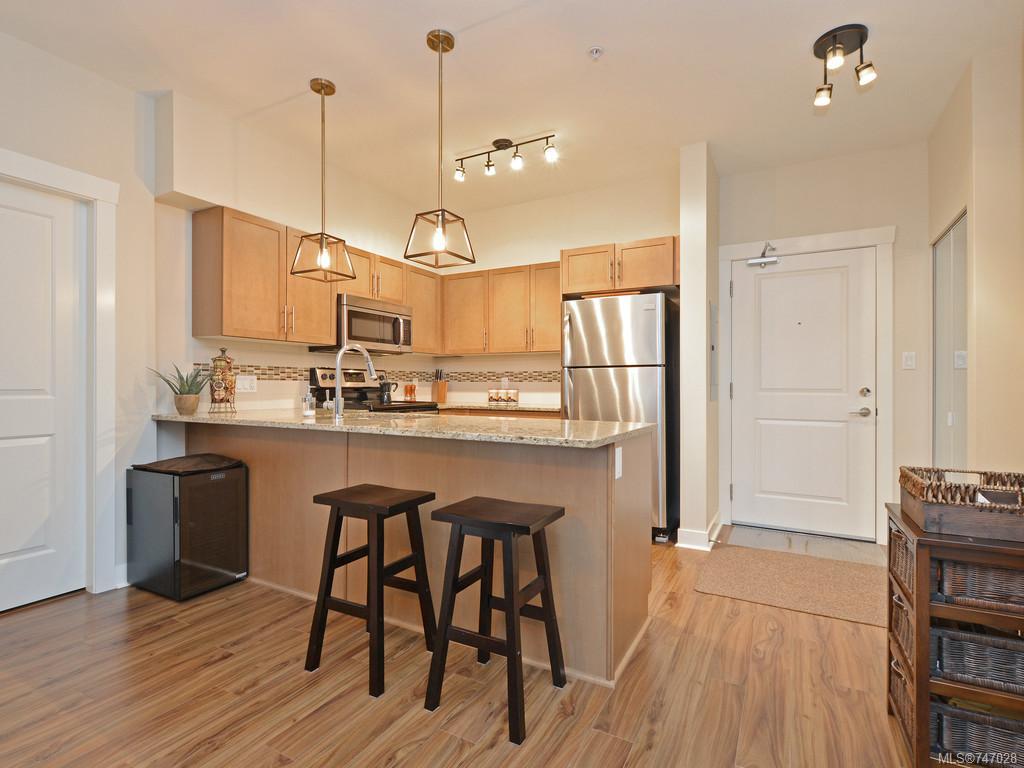 203-662 Goldstream Ave, Langford