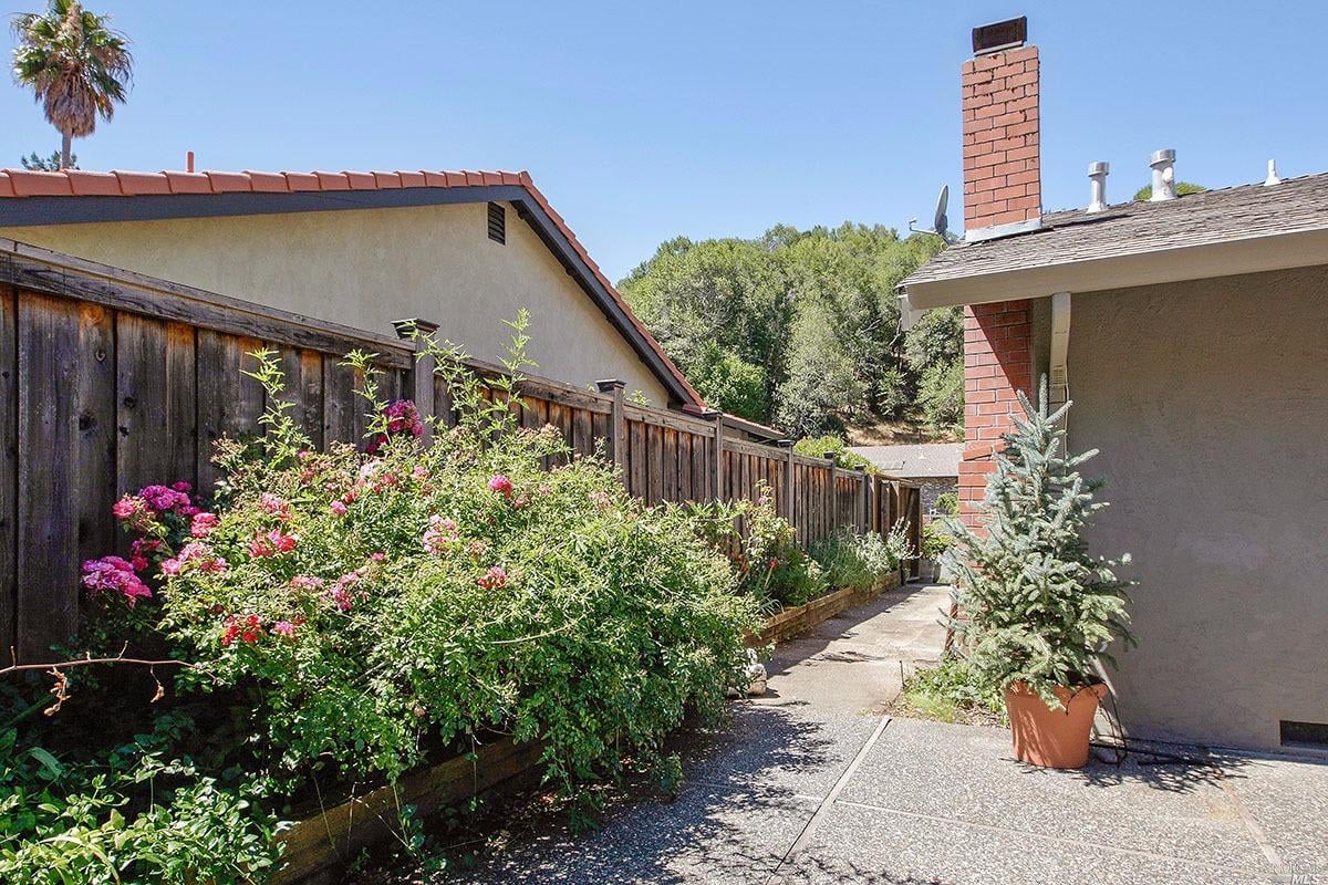 87 Santa Maria Dr