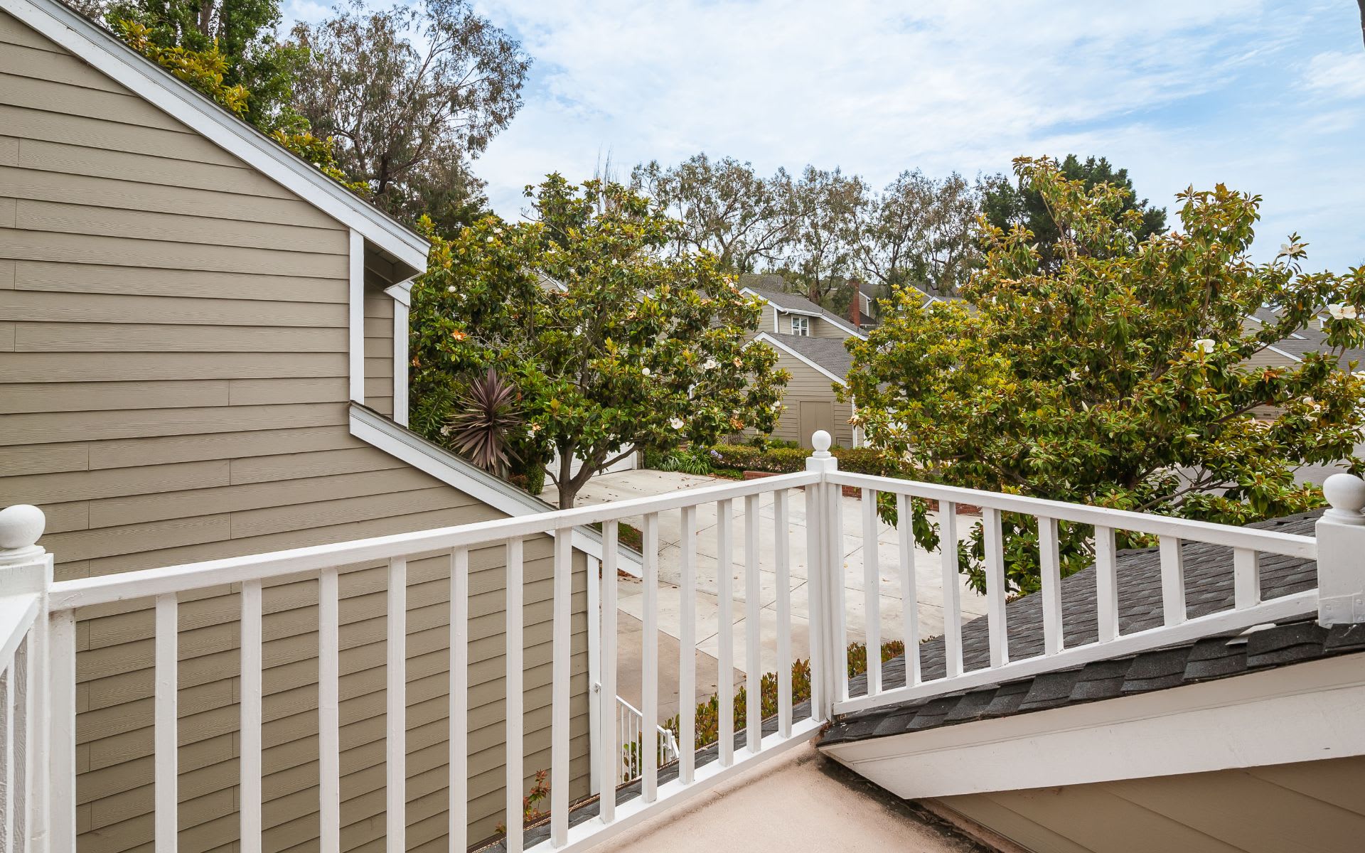 2756 Hillview Drive