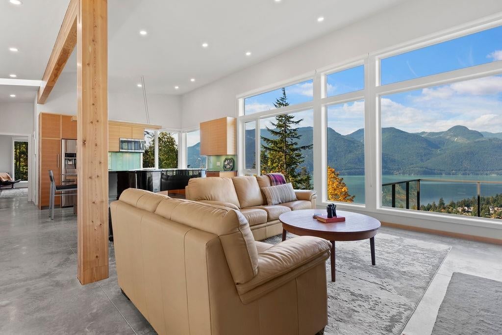 1135 Copper Dr