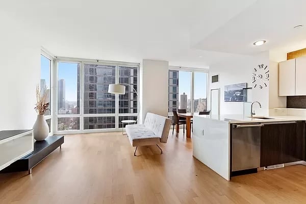 247 West 46th Street Unit: 2202