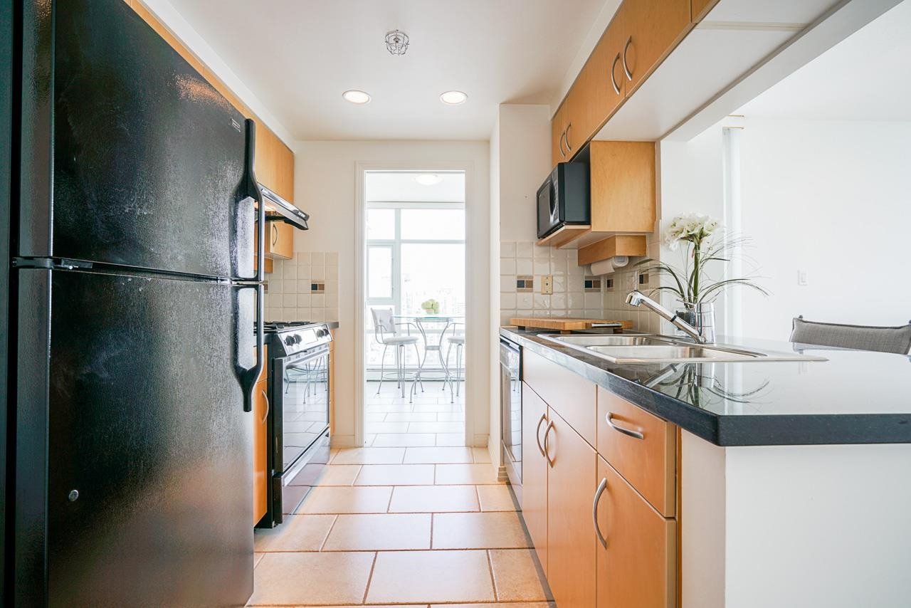 3205-1199 Marinaside Crescent, Vancouver
