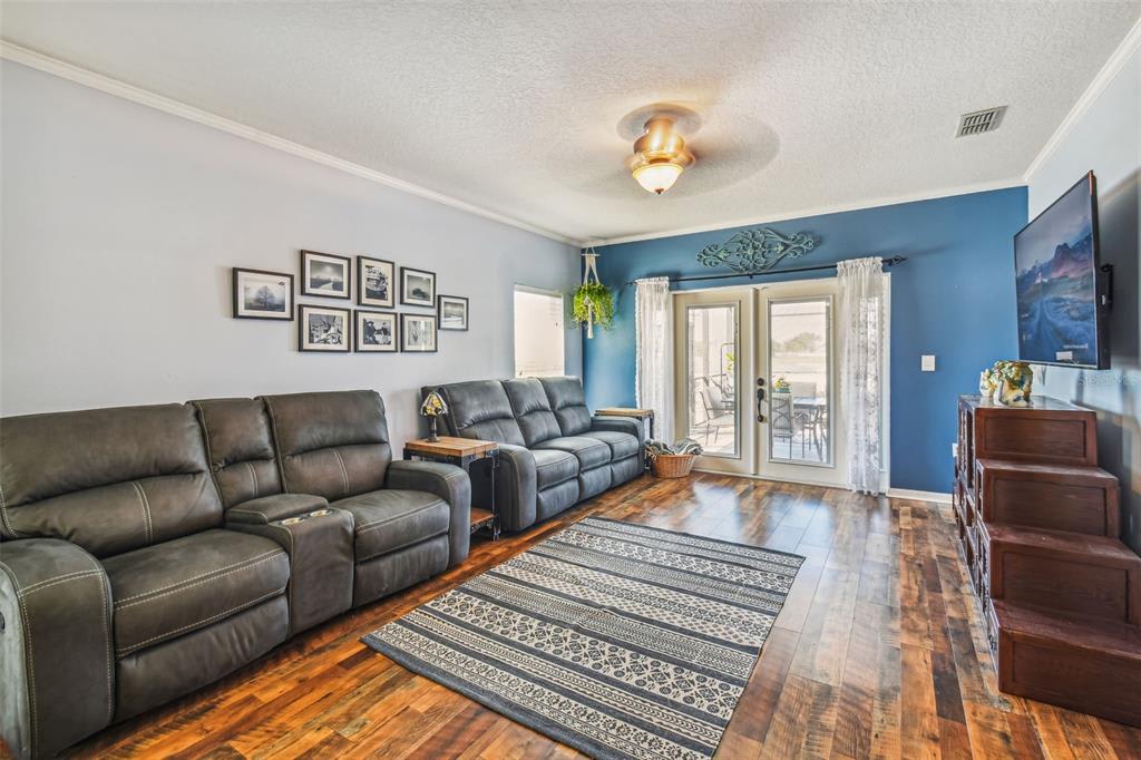 3154 Queen Alexandria Dr