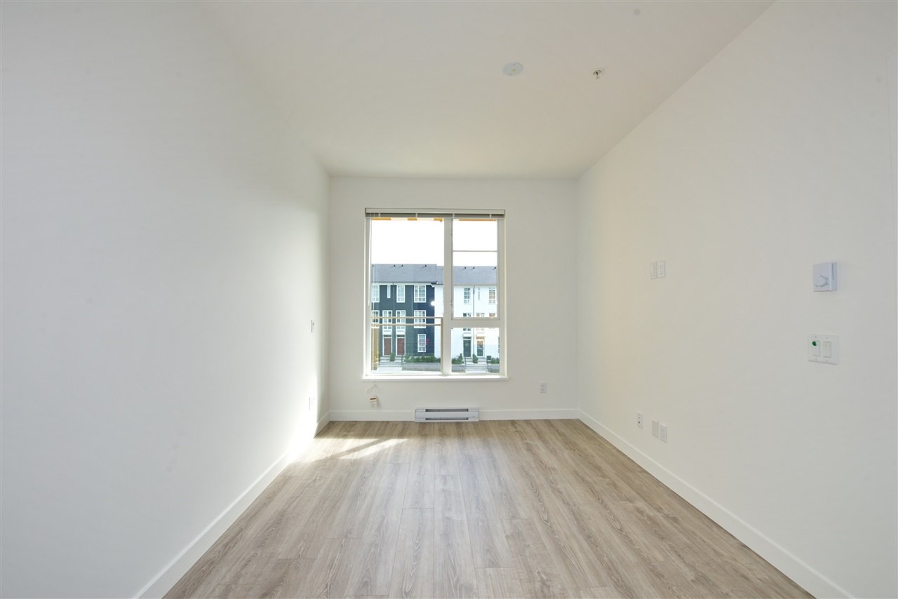 303-516 Foster Ave