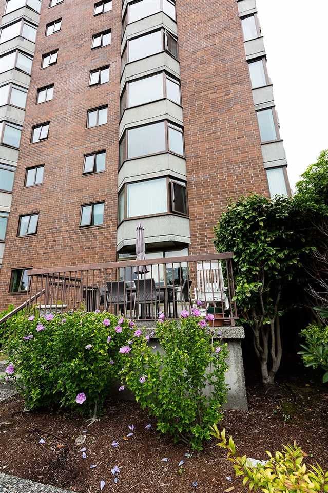 302-2445 W 3rd Avenue, Vancouver