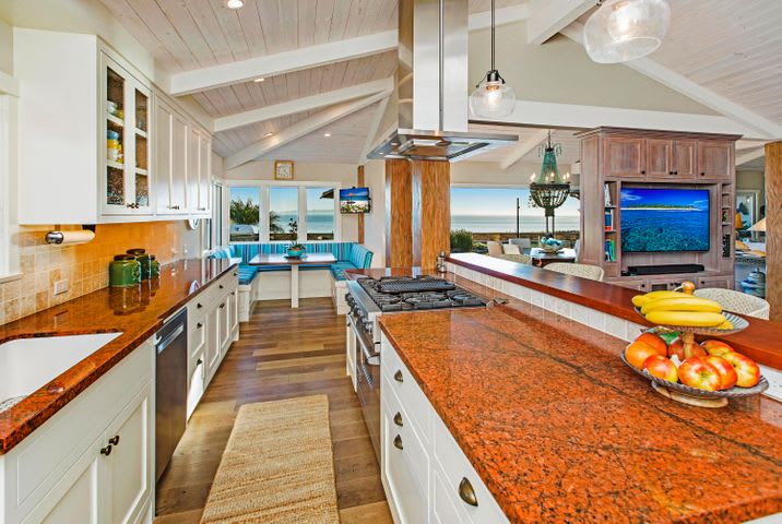 1661 Shoreline Dr