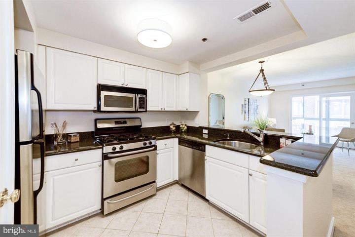 1050 N Taylor St, #T-303