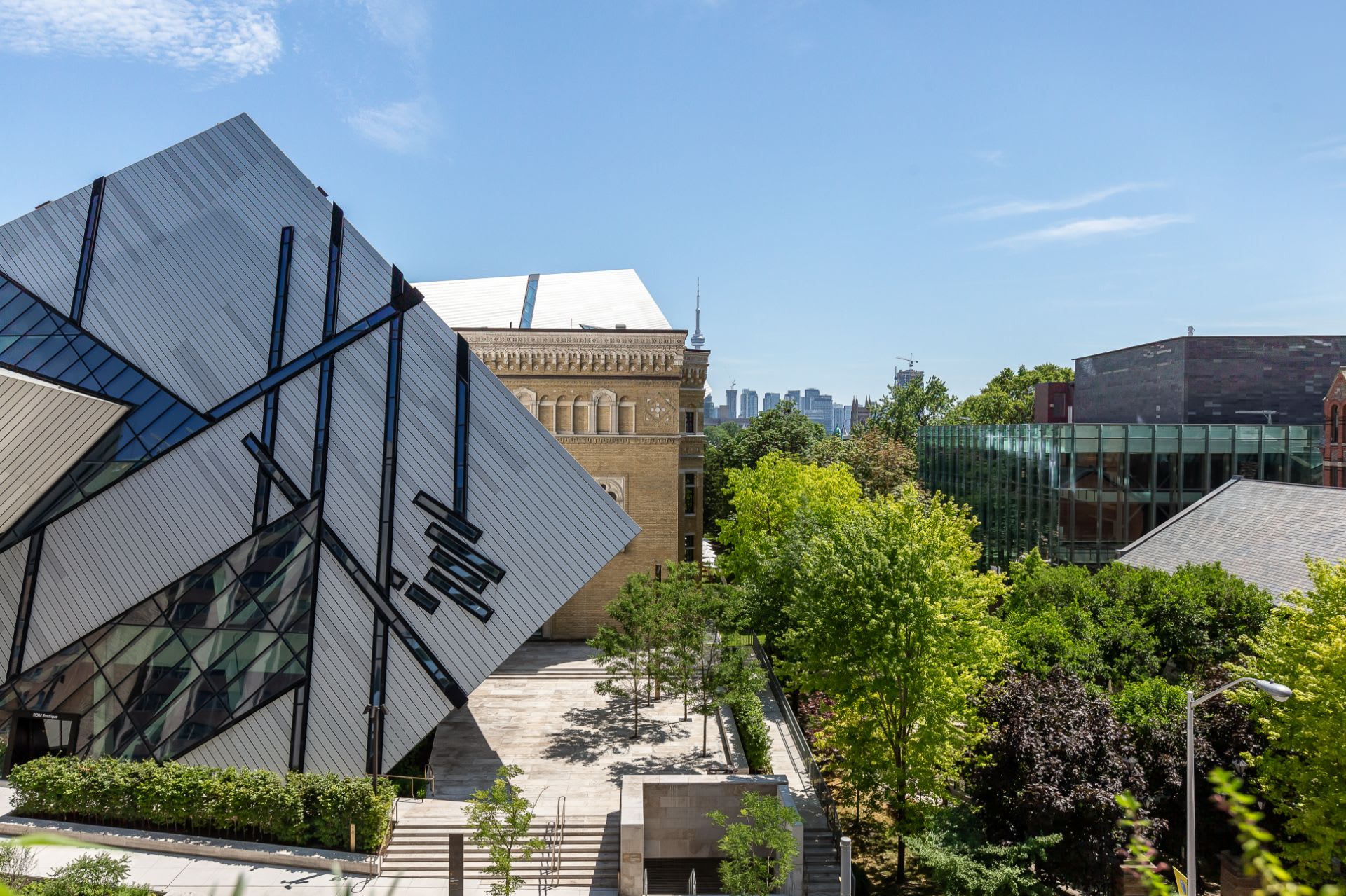 206 Bloor St W 