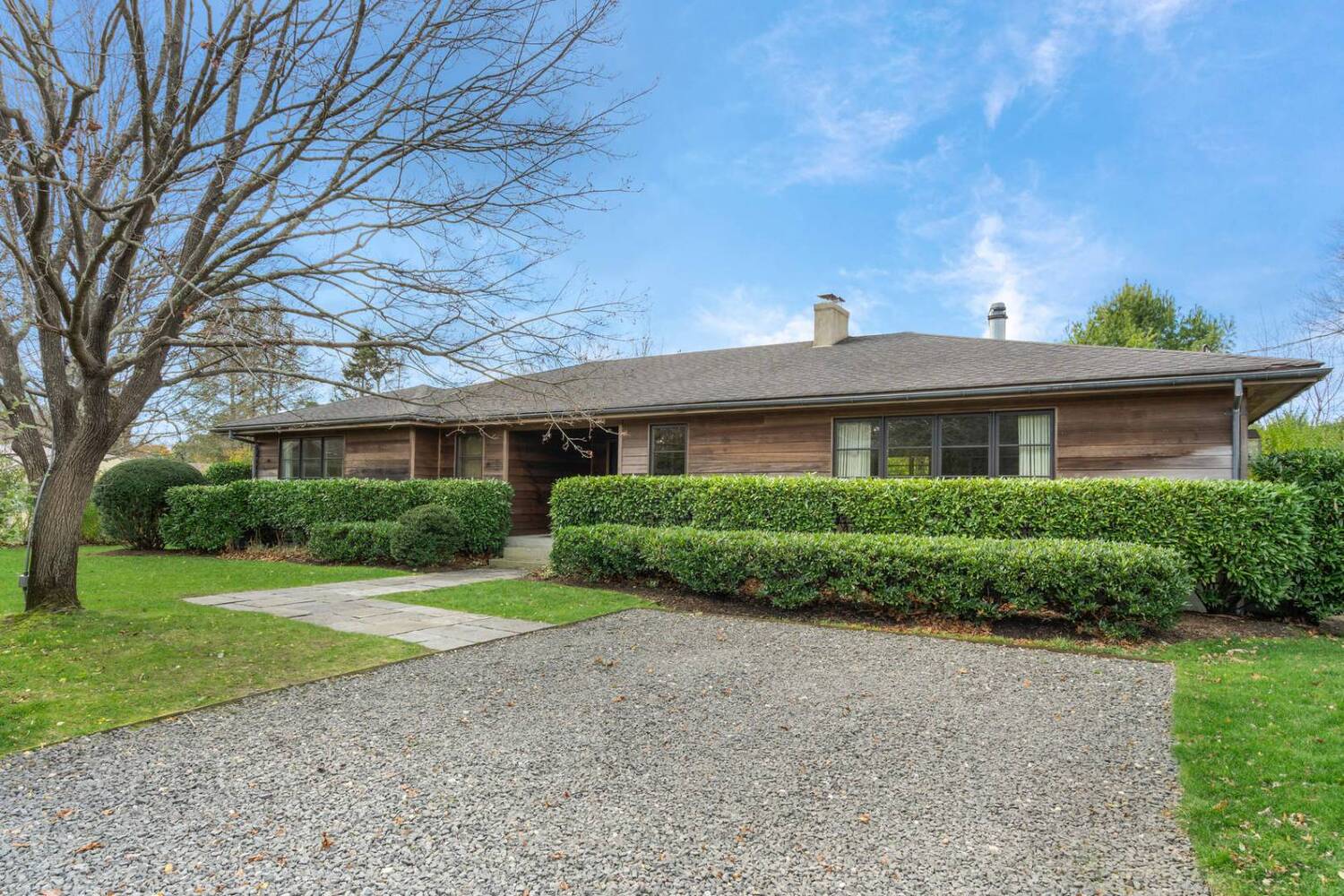25 Sunset Dr