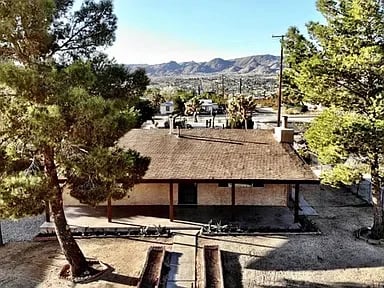 61807 Hilltop Drive