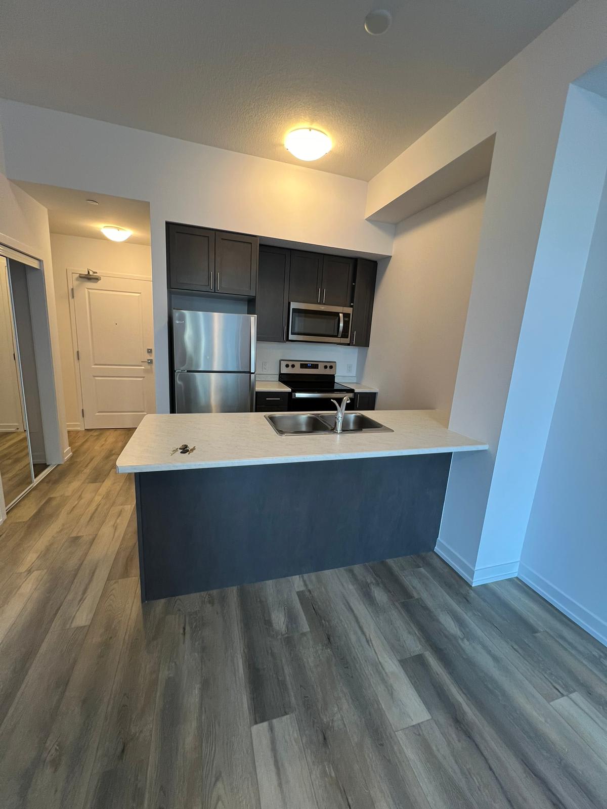 470 Dundas St E Unit: 106