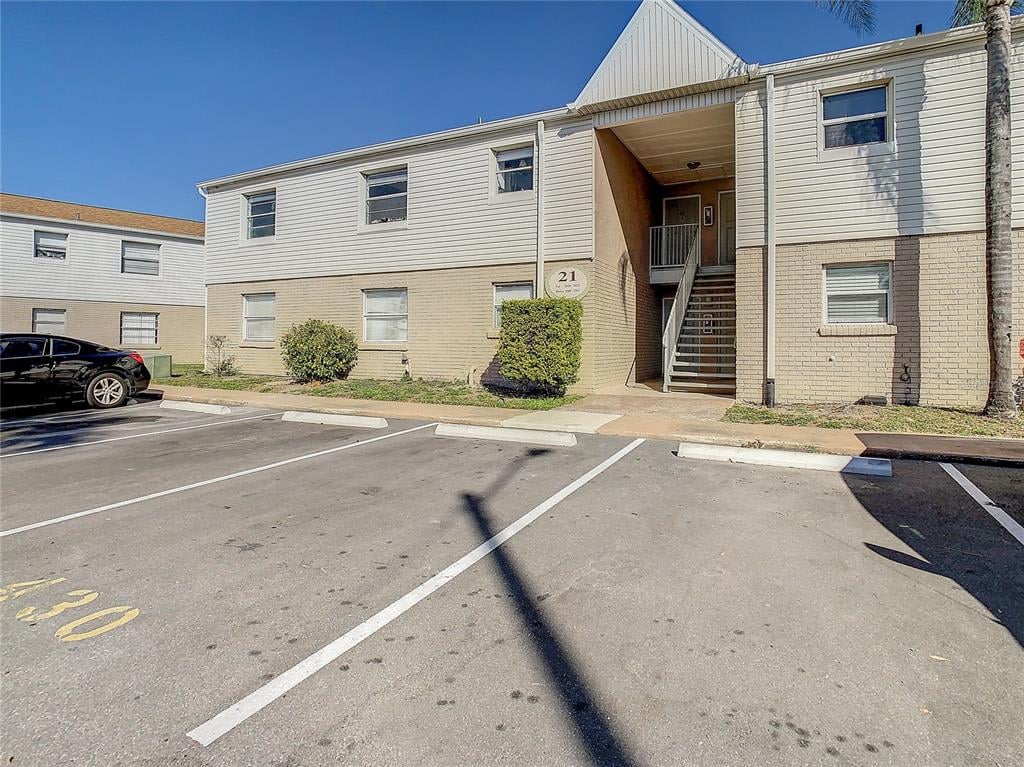 7210 N Manhattan Ave,  #2112