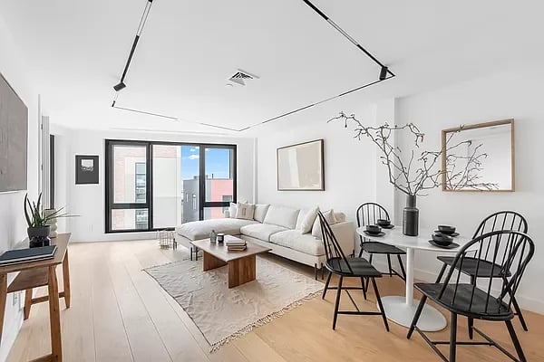 61 N Henry Street Unit: 2